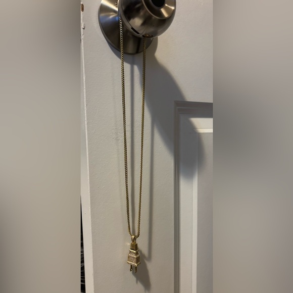 Plug Me In Necklace - Picture 4 of 4